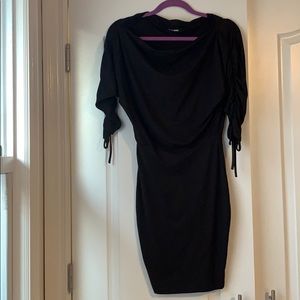 Tight 3/4 black dress